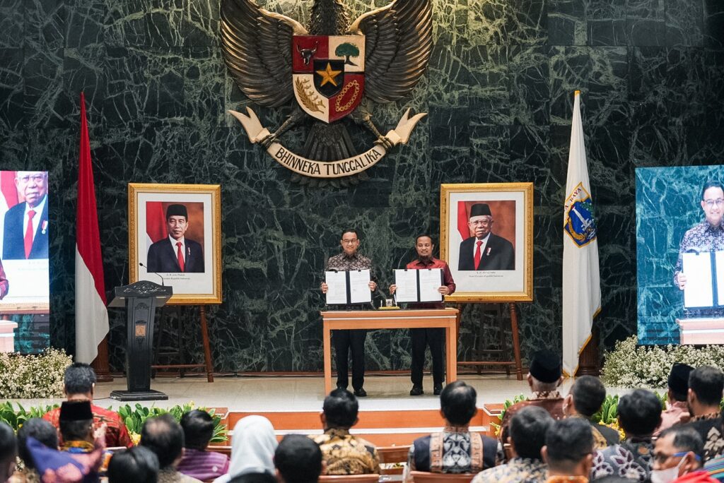Anies Baswedan dan Andi Sudirman Teken MoU Pengembangan Potensi Daerah 2 Anies Baswedan dan Andi Sudirman Teken MoU Pengembangan Potensi Daerah