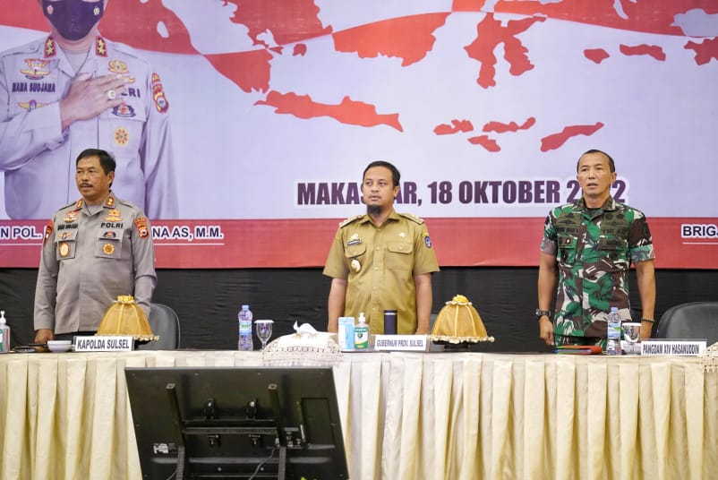 Dihadapan Ribuan Petugas Bhabinkamtibmas, Gubernur Andi Sudirman Beri Pesan Ini