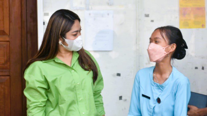 Eva Stevani Rataba Telah Salurkan Beasiswa Kuliah Bagi 1.000 Mahasiswa di Toraja 2 Eva Stevani Rataba Telah Salurkan Beasiswa Kuliah Bagi 1.000 Mahasiswa di Toraja