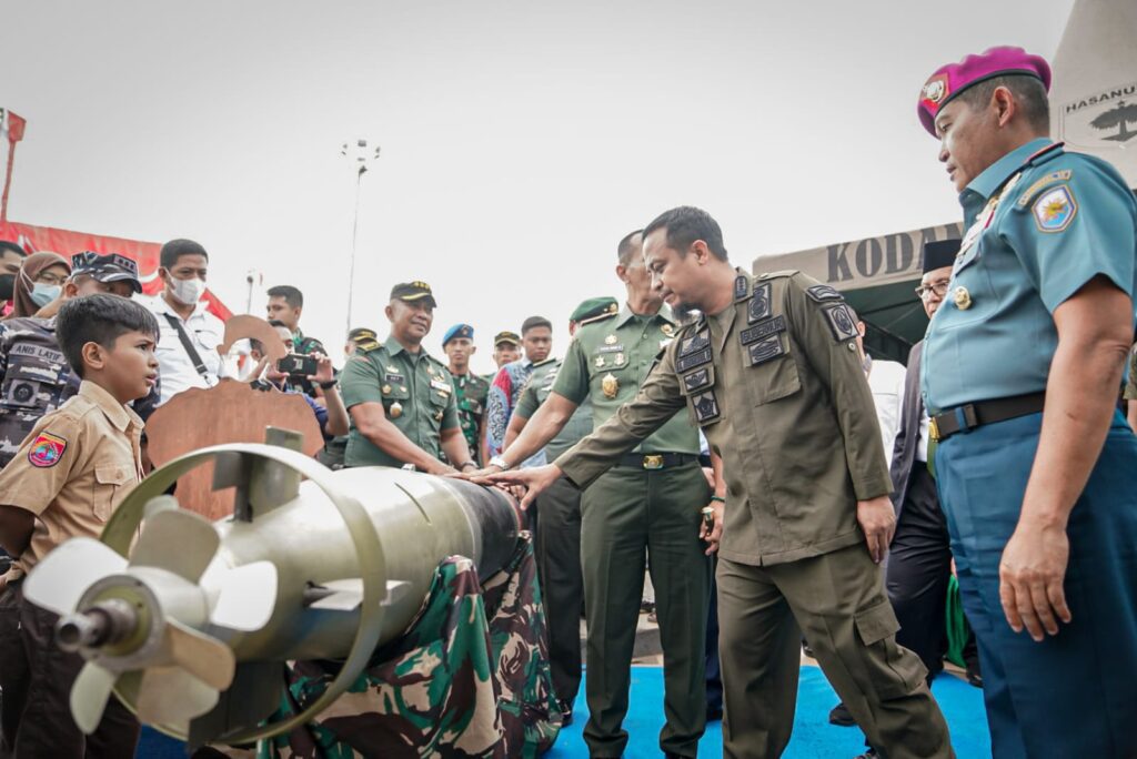 Gubernur Andi Sudirman Ajak Masyarakat Kunjungi Pameran Alutsista Kodam XIV Hasanuddin