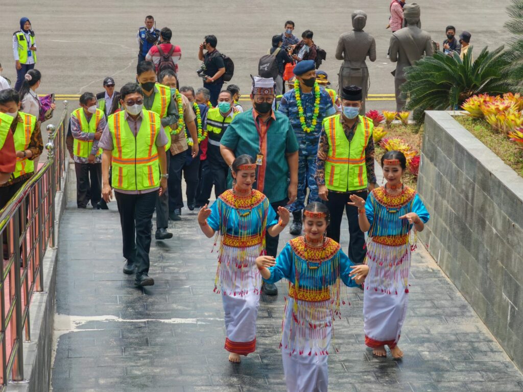Ikut Penerbangan Perdana Toraja-Balikpapan, Wabup Toraja Utara : Cuma 50 Menit