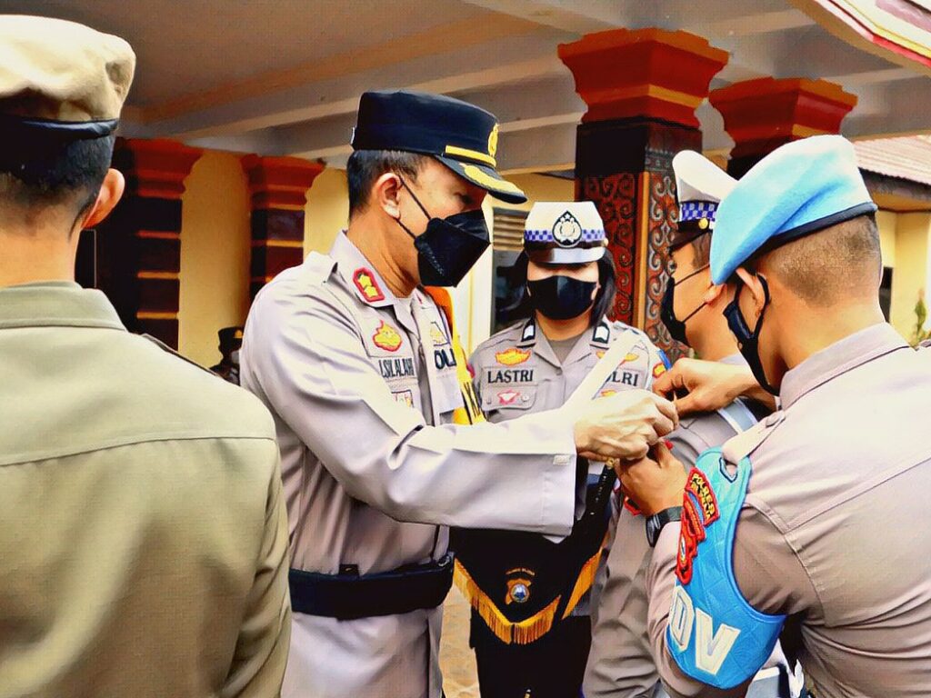 Tidak Ingin Terjaring Operasi Zebra, Jangan Gunakan HP Saat Berkendara 2 Tidak Ingin Terjaring Operasi Zebra, Jangan Gunakan HP Saat Berkendara