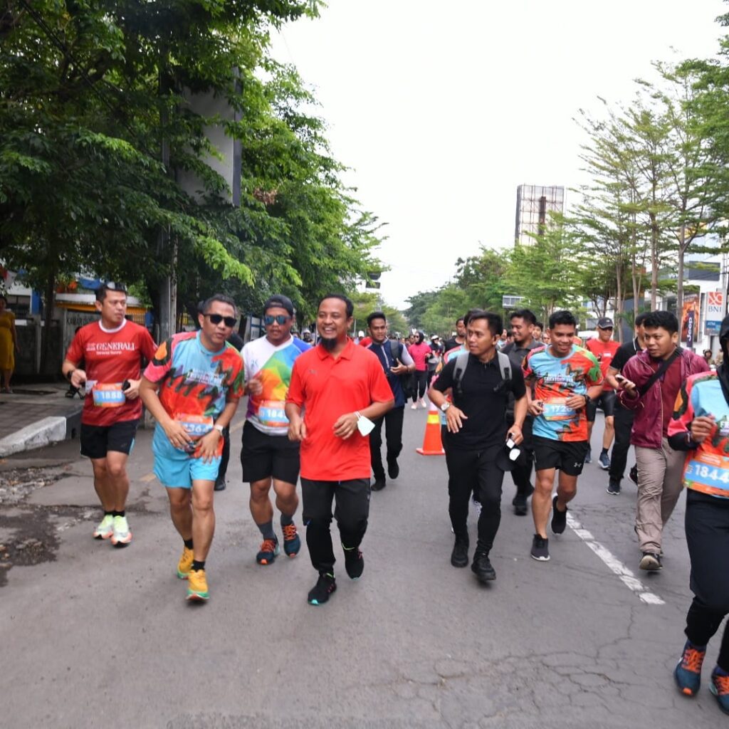 Ganjar Pranowo - Andi Sudirman Lepas Runner Bank Jateng Friendship Run di Benteng Rotterdam 2 Ganjar Pranowo - Andi Sudirman Lepas Runner Bank Jateng Friendship Run di Benteng Rotterdam