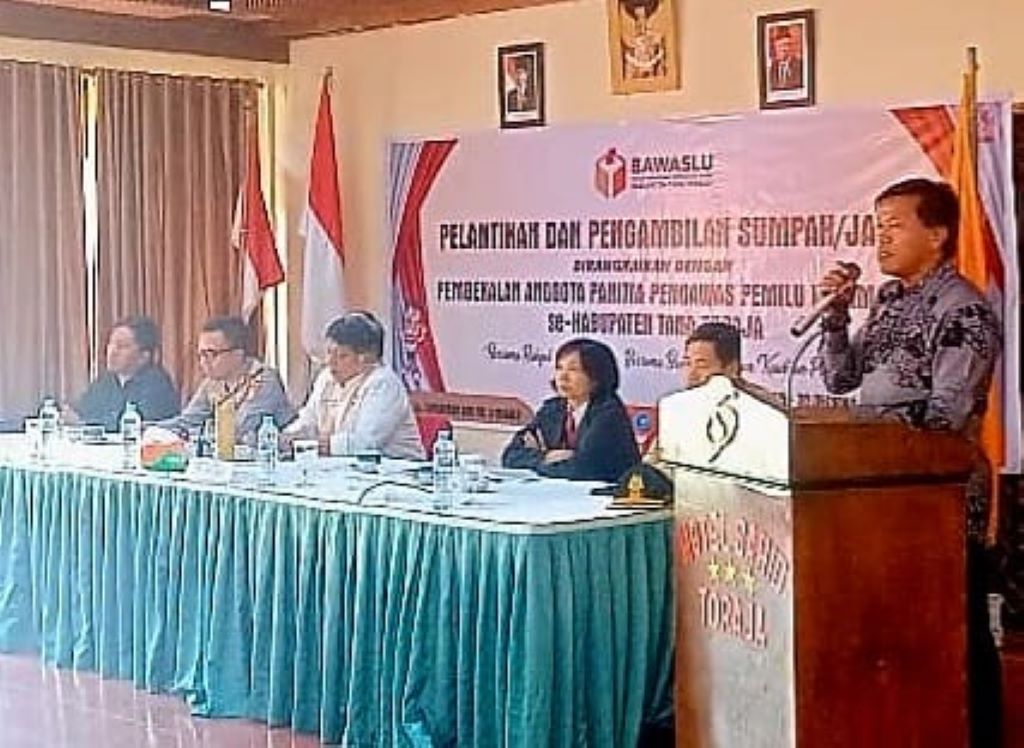 Usai Dilantik 57 Panwascam di Tana Toraja Langsung Diberi Pembekalan