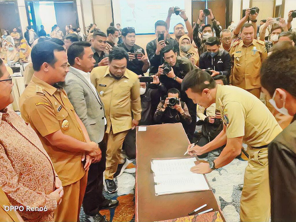 Gubernur Andi Sudirman Beberkan Cara Penanganan Inflasi di Sulawesi Selatan 3 Gubernur Andi Sudirman Beberkan Cara Penanganan Inflasi di Sulawesi Selatan
