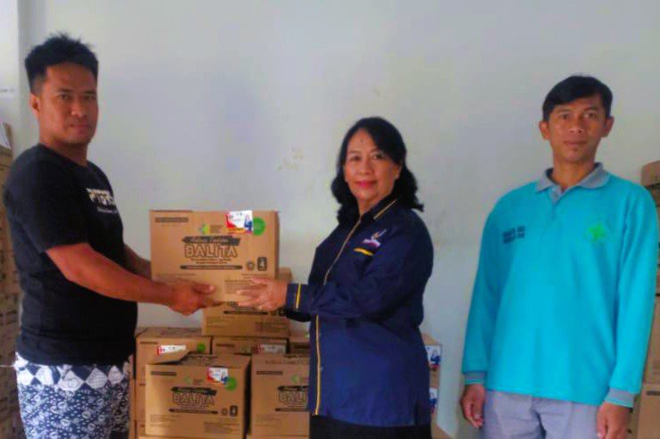 11 Tahun Partai Nasdem, Eva Stevany Rataba Berbagi PMT Balita dan Ibu Hamil di Toraja