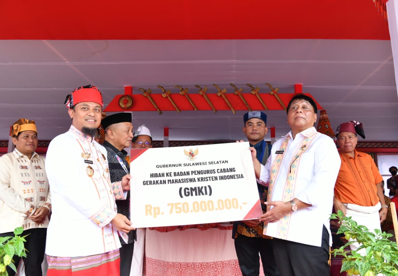 Kongres Nasional Ke-38 GMKI, Gubernur Sulsel Serahkan Hibah Rp 750 Juta