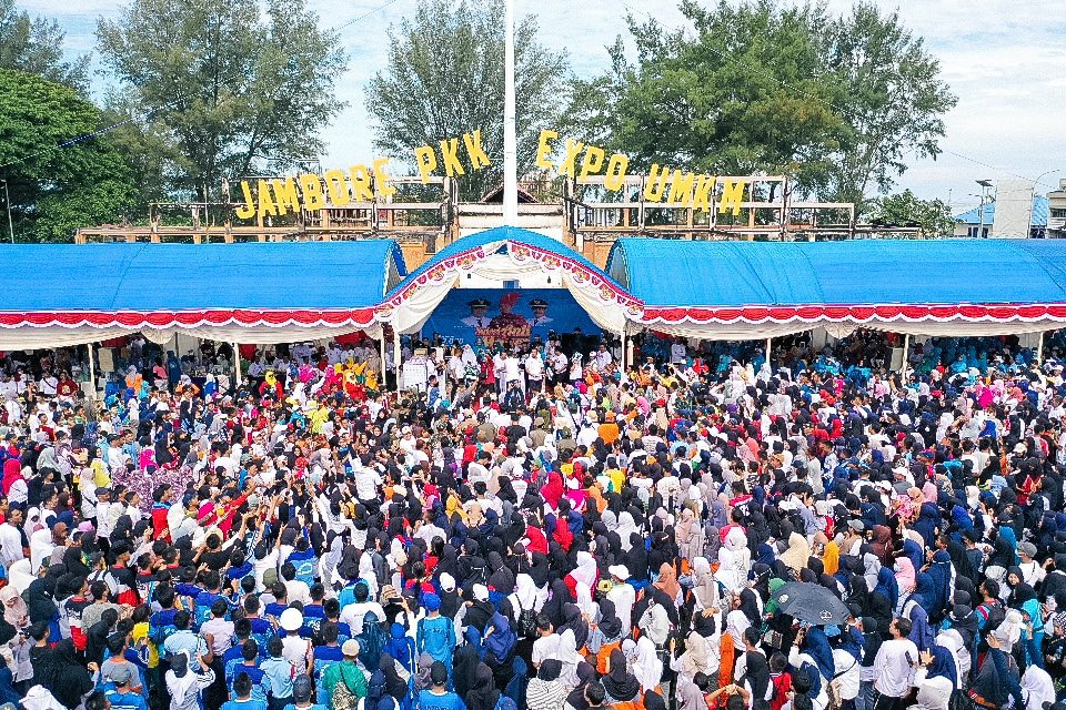 10 Ribu Peserta Padati Jalan Sehat Sulsel Anti Mager di Selayar