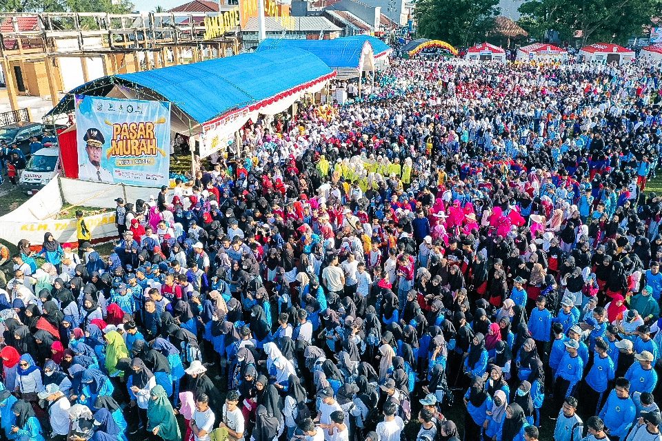 10 Ribu Peserta Padati Jalan Sehat Sulsel Anti Mager di Selayar 3 10 Ribu Peserta Padati Jalan Sehat Sulsel Anti Mager di Selayar