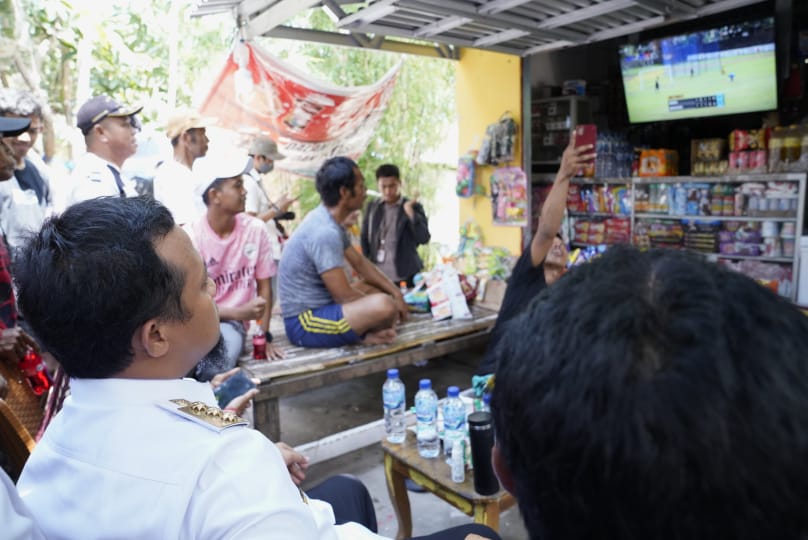 Rasakan Listrik 24 Jam, Warga Lae-lae Sudah Bisa Nobar di Siang Hari