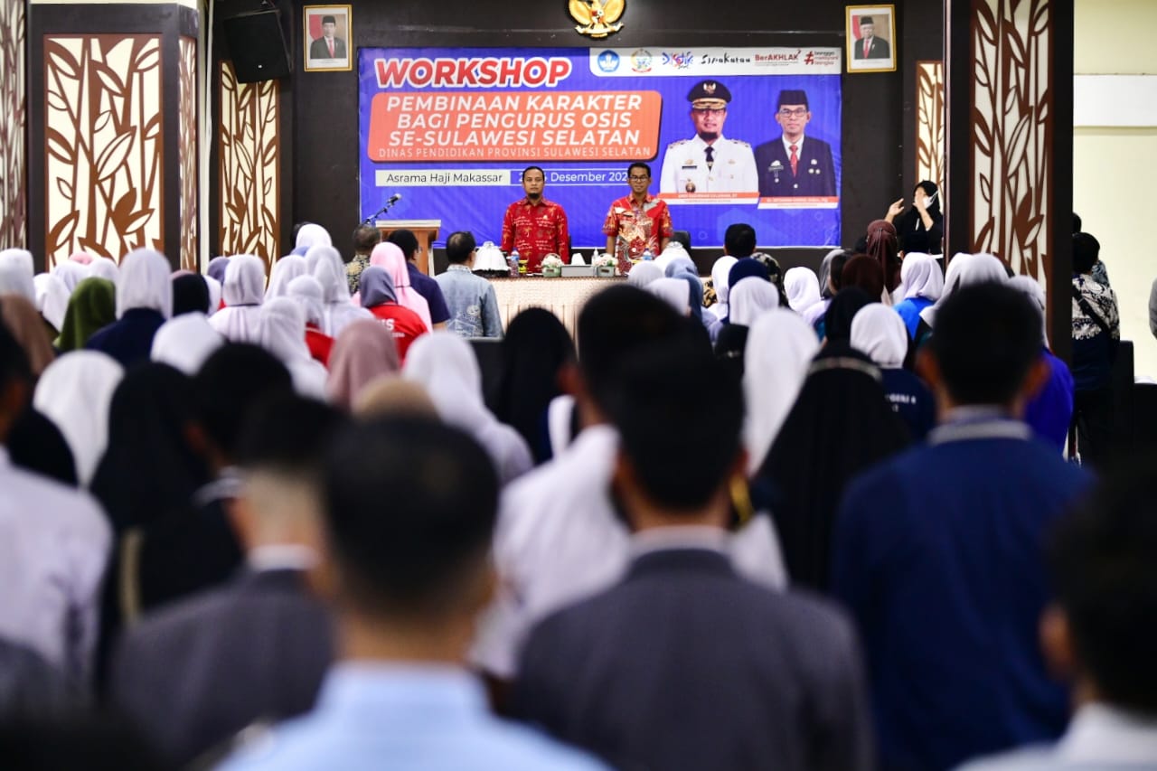 Andi Sudirman Beri Motivasi 1000 Pengurus OSIS SMA/SMK se-Sulsel 1 Andi Sudirman Beri Motivasi 1000 Pengurus OSIS SMA/SMK se-Sulsel