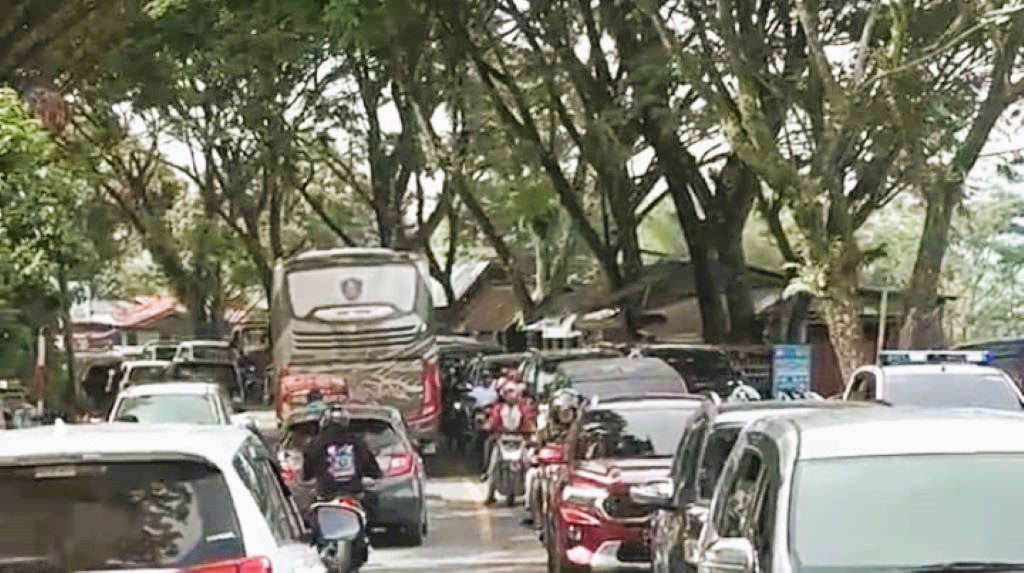Puncak Mudik Tahun Baru 2023, Terminal Bayangan Milik Pemkab Toraja Utara Picu Kemacetan