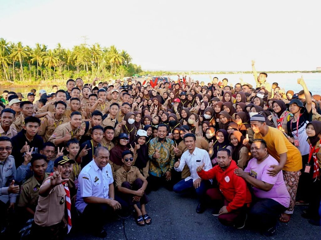 Kunjungi Kemah Konservasi Lingkungan, Andi Sudirman Motivasi Pelajar SMAN 1 Bantaeng