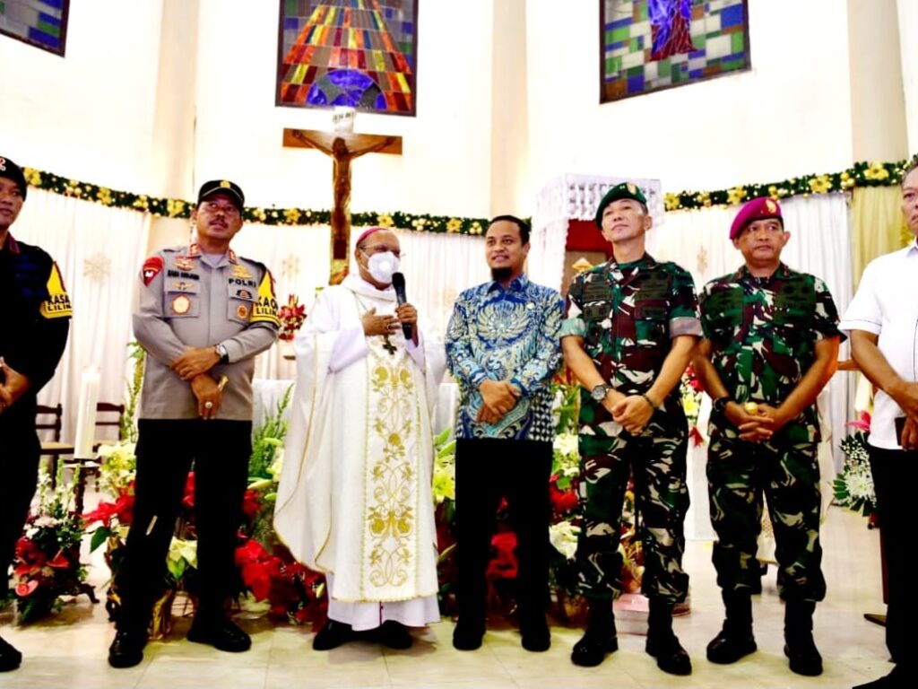 Pastikan Perayaan Natal Aman, Gubernur dan Forkopimda Kunjungi Sejumlah Gereja di Makassar