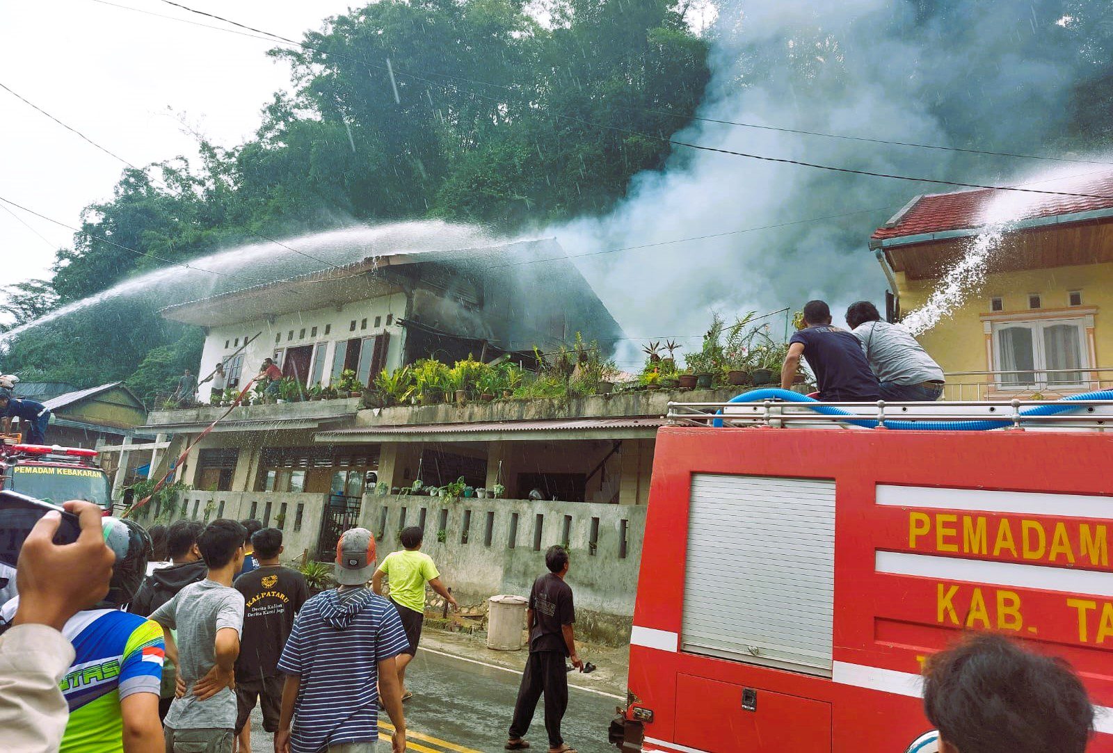 Sebuah Rumah Di Kampen Makale Terbakar, Diduga Korsleting Listrik