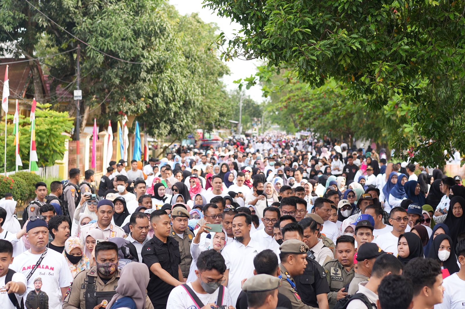 Gubernur Andi Sudirman Jalan Anti Mager Bersama 50 Ribu Warga Takalar