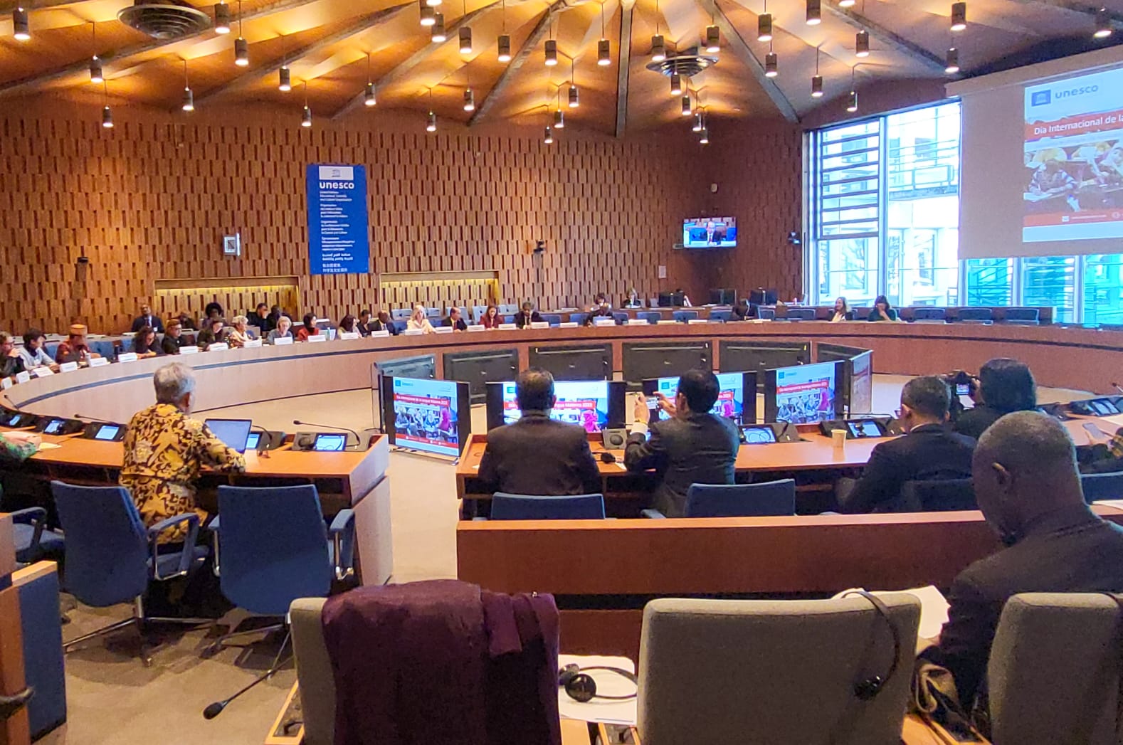 Wakili Indonesia, Gubernur Andi Sudirman Menjadi Pembicara di Forum UNESCO Prancis