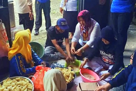 Dinsos Parepare Gerak Cepat Salurkan Bantuan Pasca Banjir 1 Dinsos Parepare Gerak Cepat Salurkan Bantuan Pasca Banjir