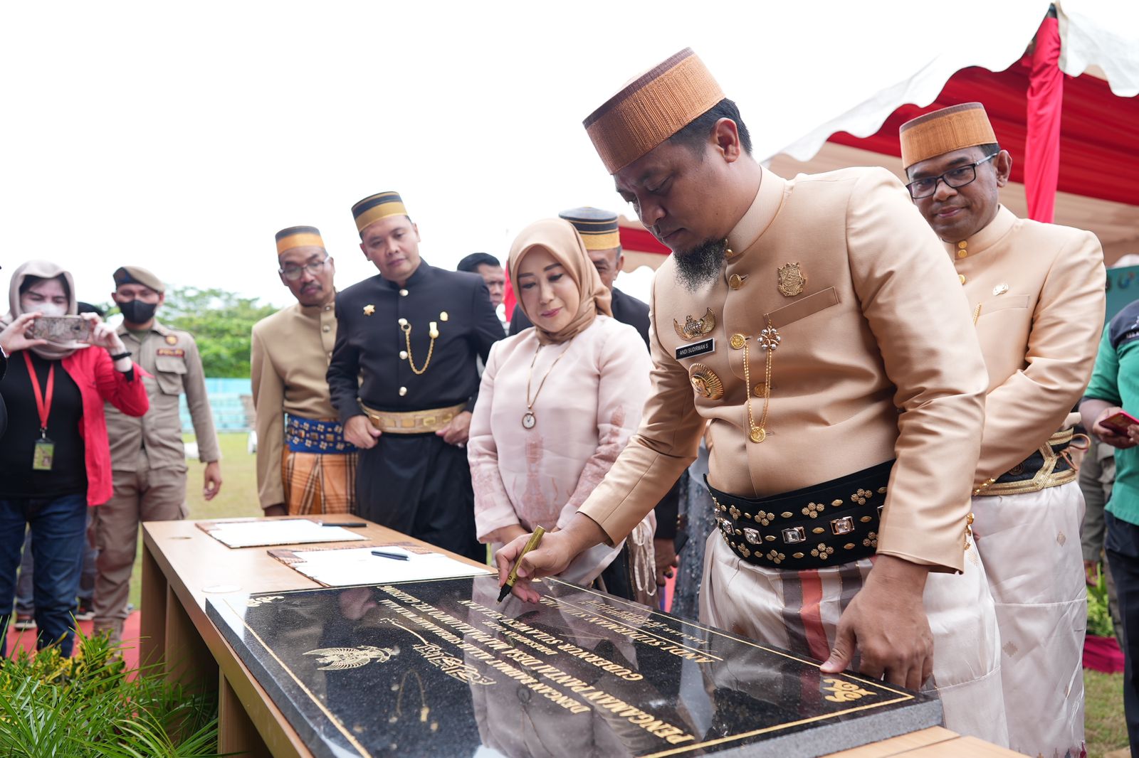 Resmikan TPI Beba Takalar, Gubernur Andi Sudirman: Tahun Ini Dibangun Breakwater
