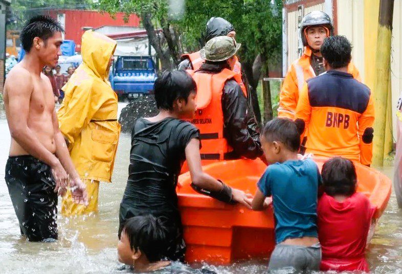 Gubernur Sulsel Instruksikan BPBD Turun Evakuasi Warga Terdampak Banjir
