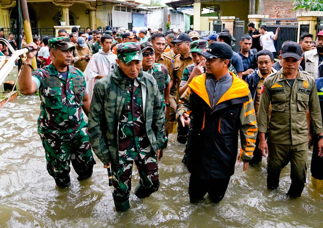 Dapat Bantuan Logistik, Warga Tamalanrea Apresiasi Gerak Cepat Gubernur Sulsel
