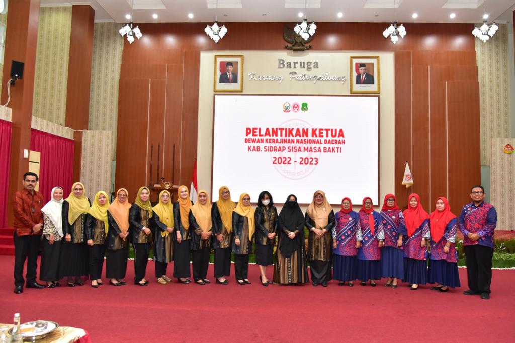 Naoemi Octarina Lantik Ketua Dekranasda Kabupaten Sidrap 2 Naoemi Octarina Lantik Ketua Dekranasda Kabupaten Sidrap