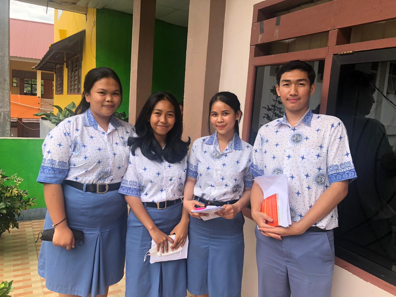 Tanggapan Kepala Sekolah SMA Negeri 1 Tana Toraja Terkait Aturan Penggunaan Baju Adat 2 Tanggapan Kepala Sekolah SMA Negeri 1 Tana Toraja Terkait Aturan Penggunaan Baju Adat