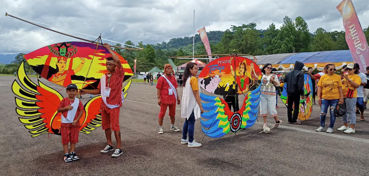 Semarak! 110 Layang-layang Ikut Festival di Tana Toraja, Peserta dari Seluruh Sulsel