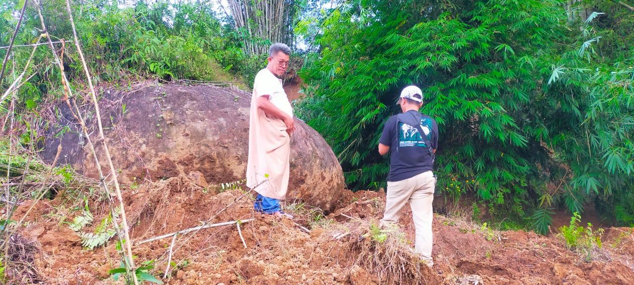 Punya BPBD Toraja Utara Rusak, JRM Turunkan Alat Berat Bersihkan Longsor di Sareale