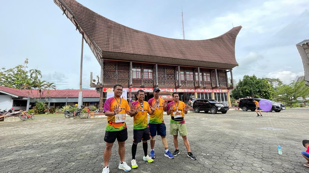 Maknai Injil Masuk Toraja, 110 Pemuda Berlari 11.0 KM dari Bori ke Tongkonan Sangullele
