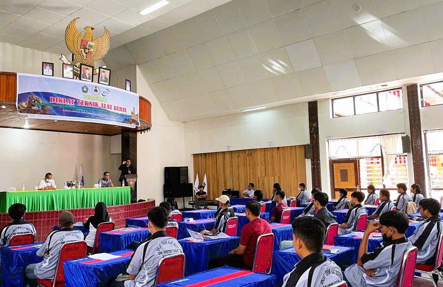 Dibantu EMS, SMK Tagari Kembali Buka Diklat Teknik Alat Berat Secara Gratis