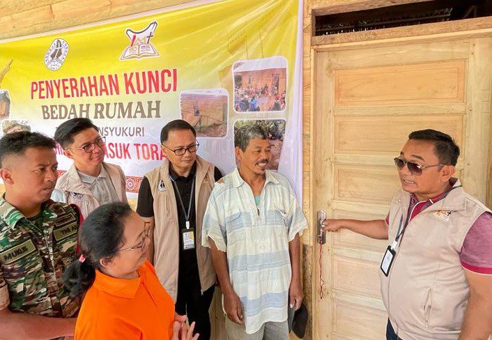 Penuh Haru, Gebrakan IMT Wujudkan Mimpi Petrus, Seorang Pedagang Tempe Keliling di Makale