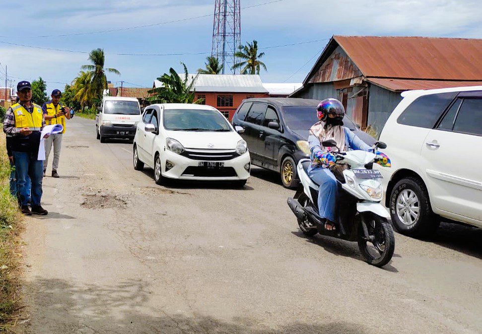 Jalan Rusak di Ruas Impa-Impa – Anabanua Wajo Segera Dikerjakan
