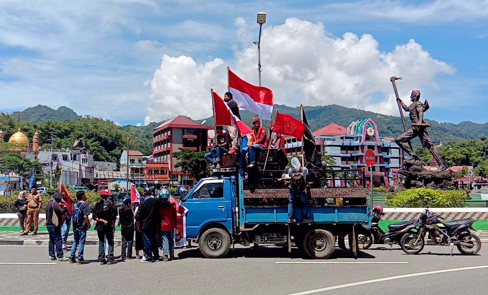 Bawaslu Tana Toraja dan Aliansi Cipayung Deklarasi Demokrasi Sehat di Makale 3 Bawaslu Tana Toraja dan Aliansi Cipayung Deklarasi Demokrasi Sehat di Makale