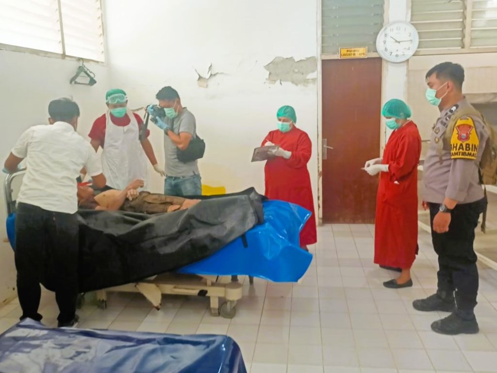 Mayat Pria Tersangkut di Jaring Sampah PLTA Malea, Identitas Belum Diketahui 2 Mayat Pria Tersangkut di Jaring Sampah PLTA Malea, Identitas Belum Diketahui