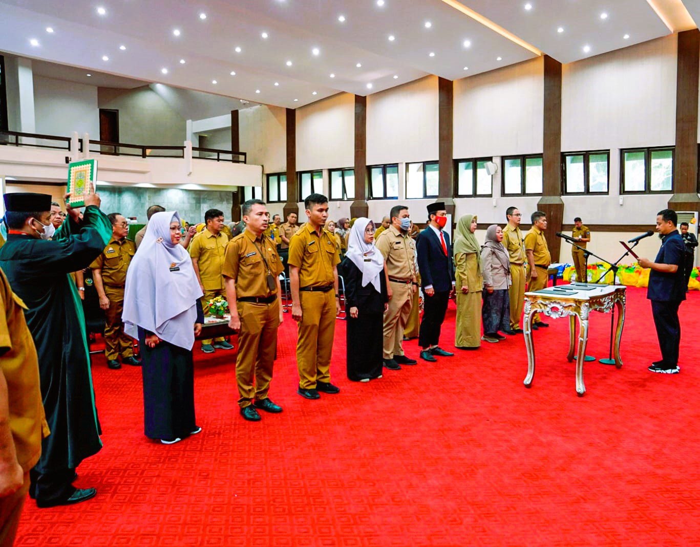 Lantik 13 Pejabat Pemprov Sulsel, Andi Sudirman : Bangun Pondasi Kuat, Loyalitas untuk Teamwork