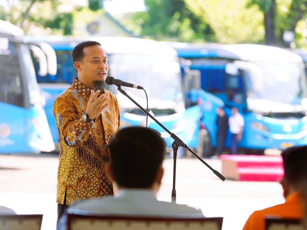 Bisa Mudik Gratis ke Kampung Halaman, Pemudik Sampaikan Terima Kasih kepada Gubernur 2 Bisa Mudik Gratis ke Kampung Halaman, Pemudik Sampaikan Terima Kasih kepada Gubernur