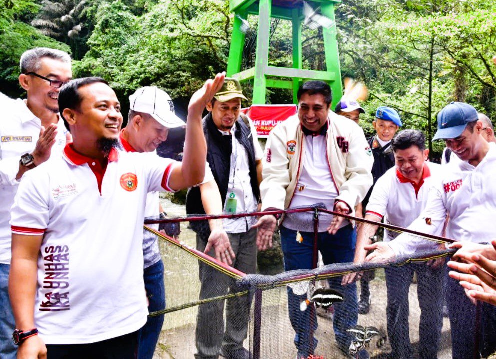 Di Bantimurung, Gubernur Andi Sudirman Lepas 19 Spesies Kupu-kupu di Tenas Alumni Unhas