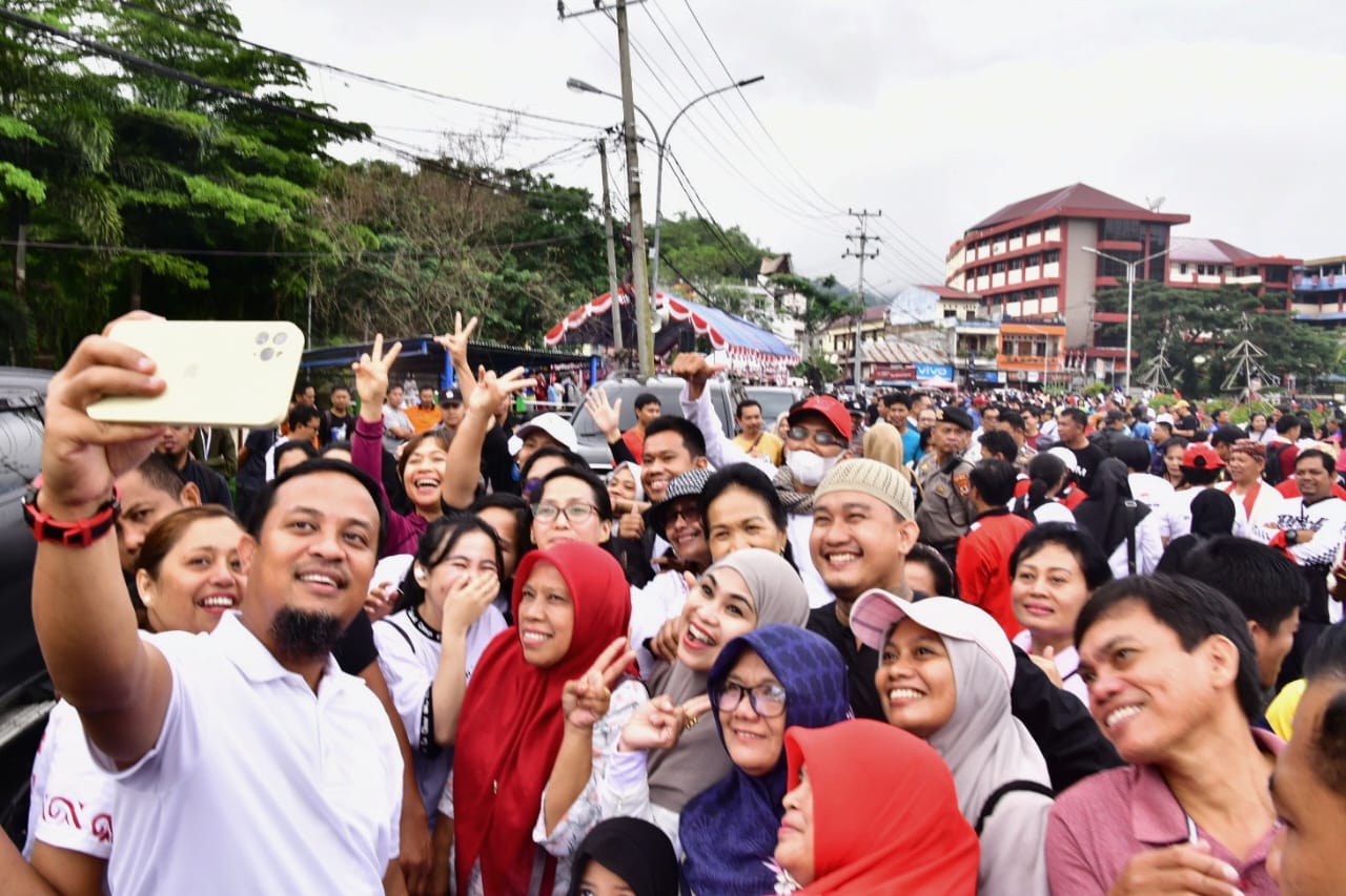 Serunya Ngopi Bareng Gubernur Andalan dengan Warga Toraja
