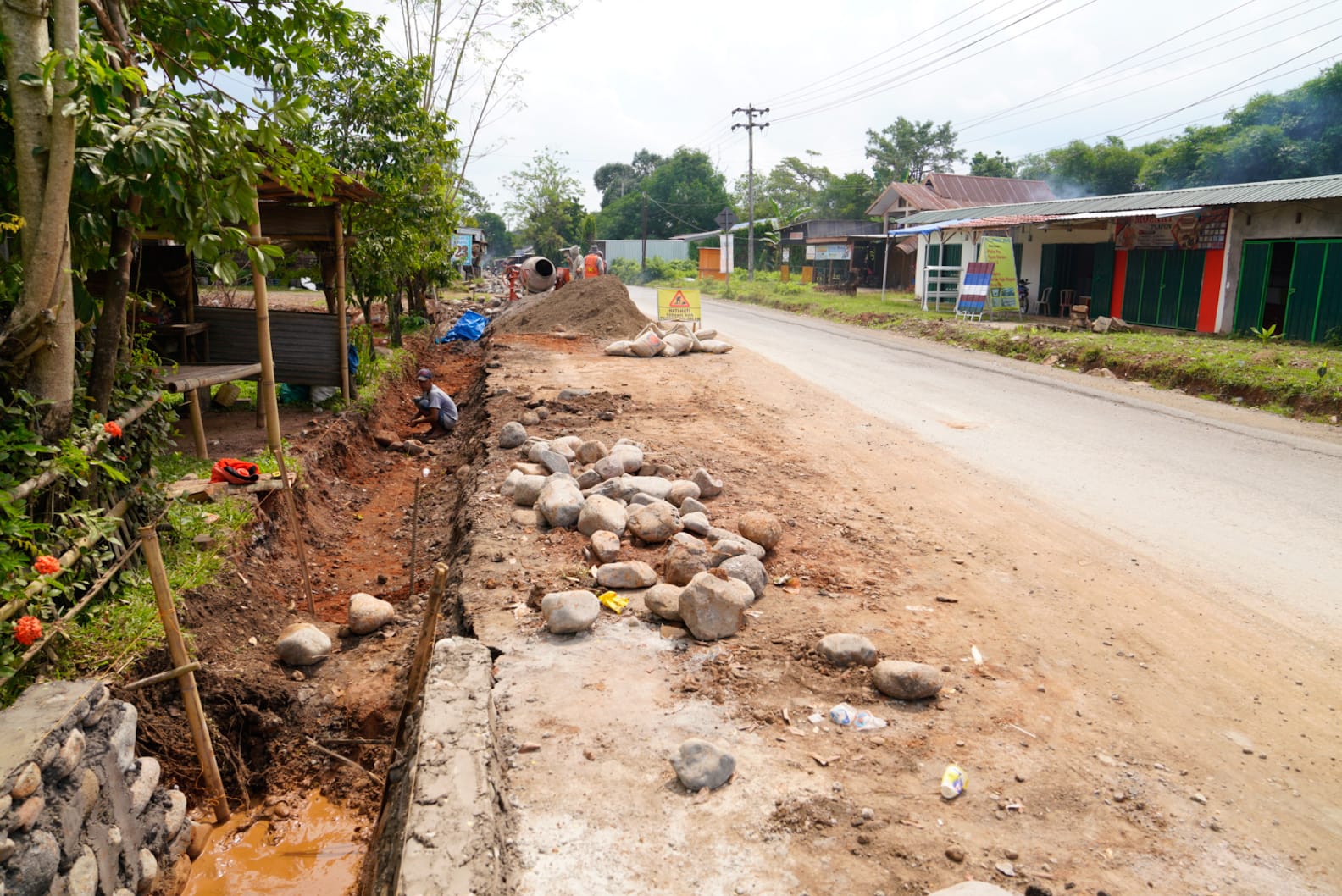 Prioritas Gubernur Andi Sudirman, Pemprov Tangani Jalan Rusak di Yasin Limpo Gowa