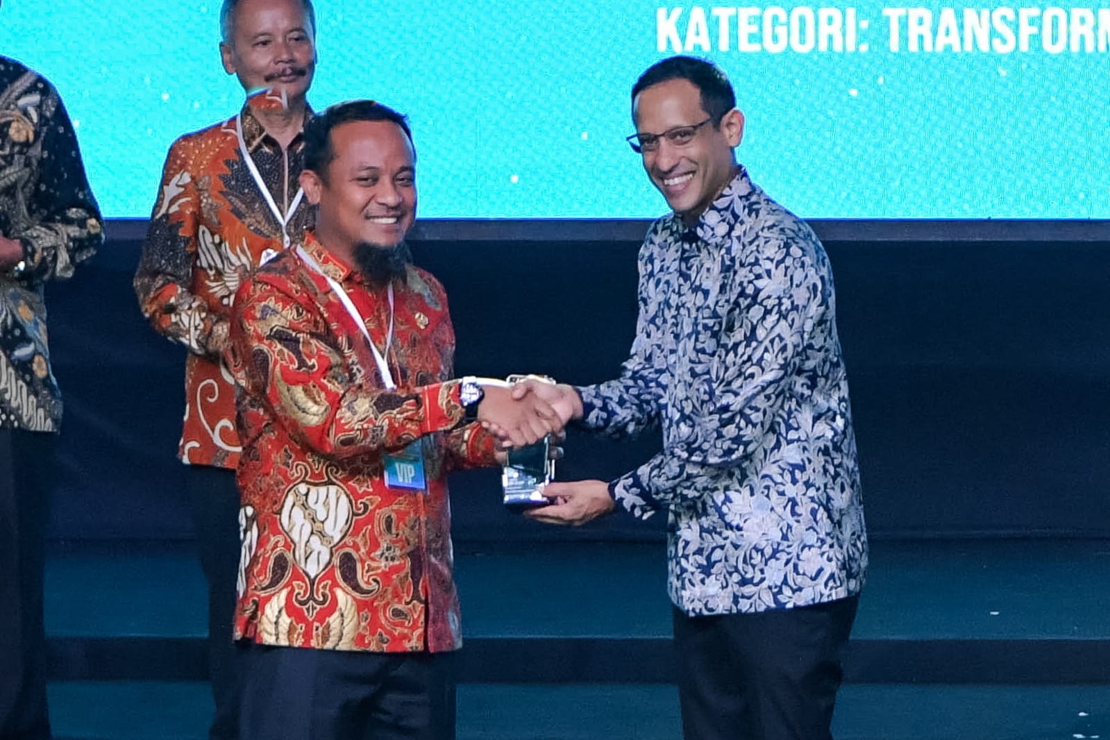 Sehari, Gubernur Sulsel Terima Dua Penghargaan Tingkat Nasional