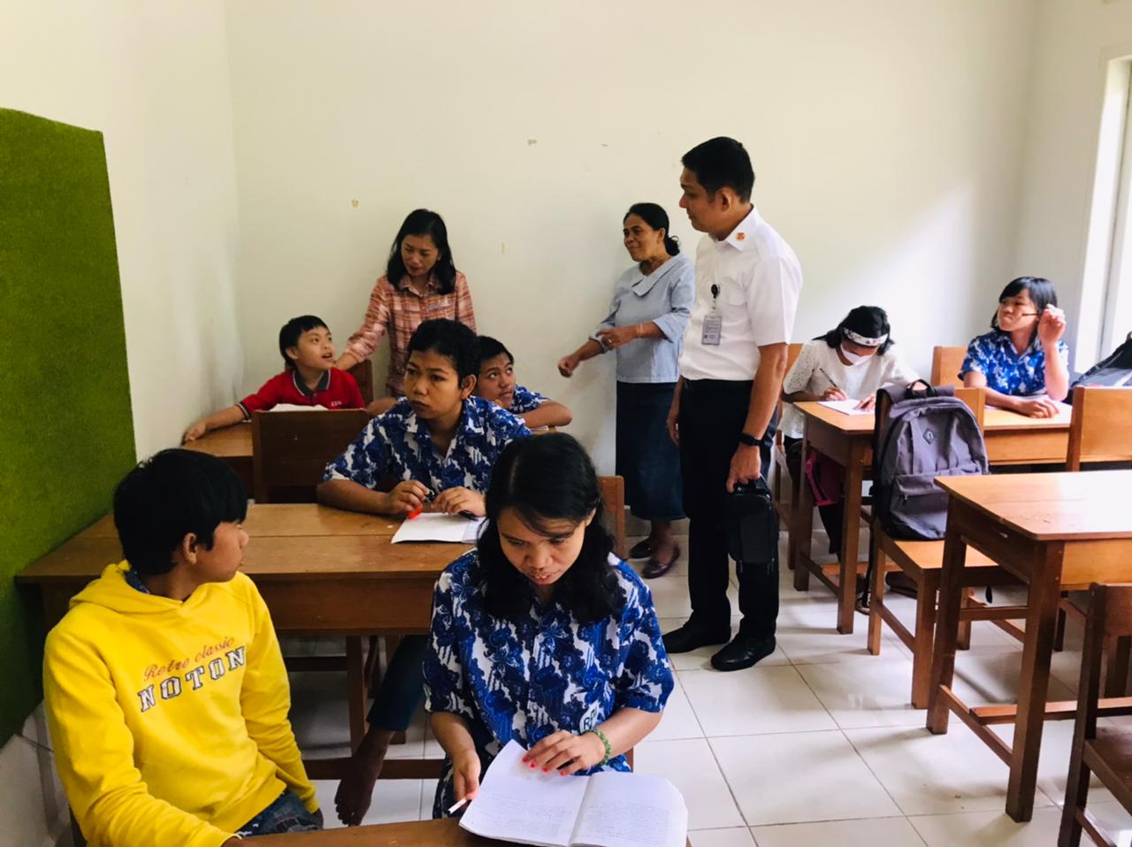 Deputi II Staf Presiden Didampingi Ketum BPS Gereja Toraja Kunjungi RBM Tangmentoe