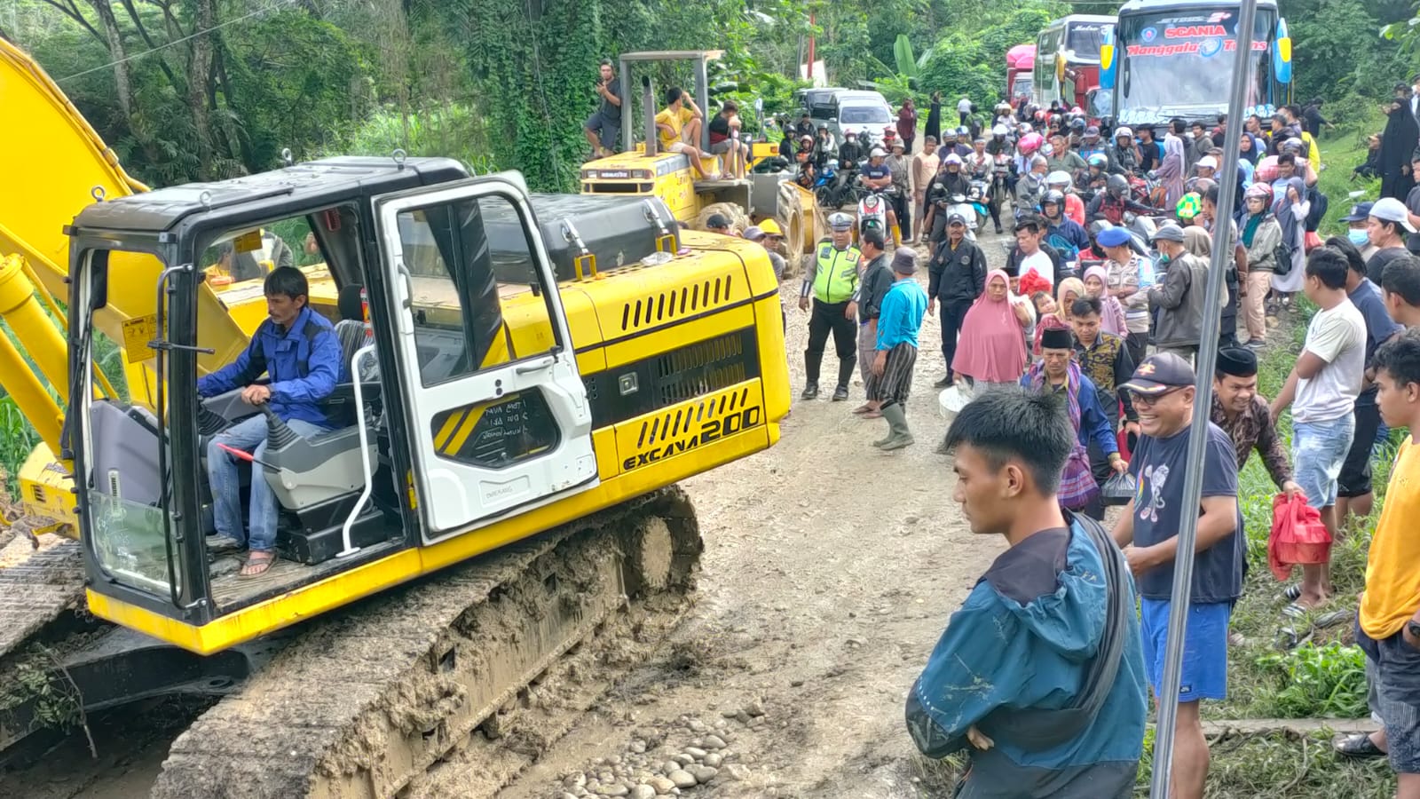 Jalan Poros Enrekang-Toraja Amblas, Pengemudi Diimbau Lewat Jalan Alternatif