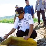 Gubernur Andi Sudirman Letakkan Batu Pertama Pembangunan Masjid Uwais Al-Qarni Palopo