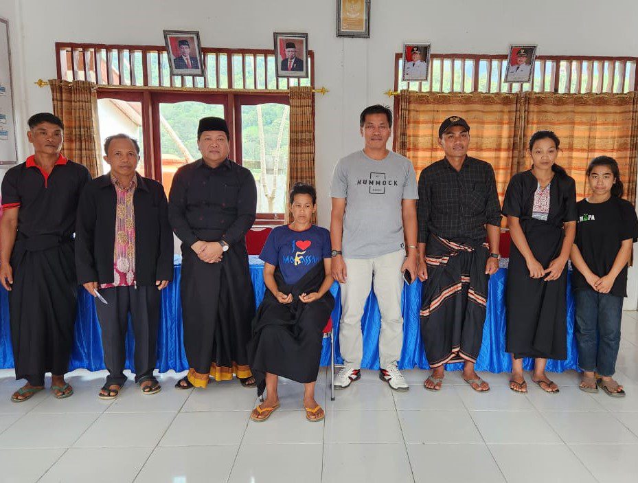 Gubernur Sulsel Santuni Keluarga Novianto di Toraja, Korban Terseret Longsor