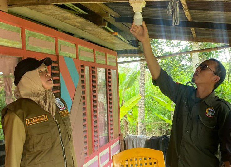 Prioritas Gubernur Andi Sudirman, 307 Rumah Warga Kurang Mampu Akan Teraliri Listrik