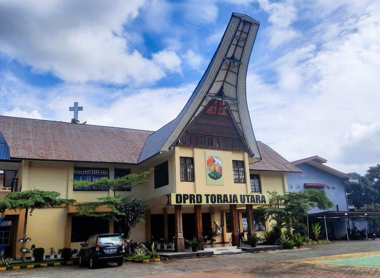 Malas Berkantor, BK Tegur 7 Anggota DPRD Toraja Utara Termasuk Adik Bupati
