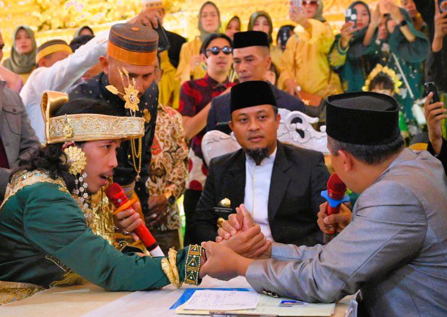 Gubernur Andi Sudirman Jadi Saksi Pernikahan Tumming dan Nanda