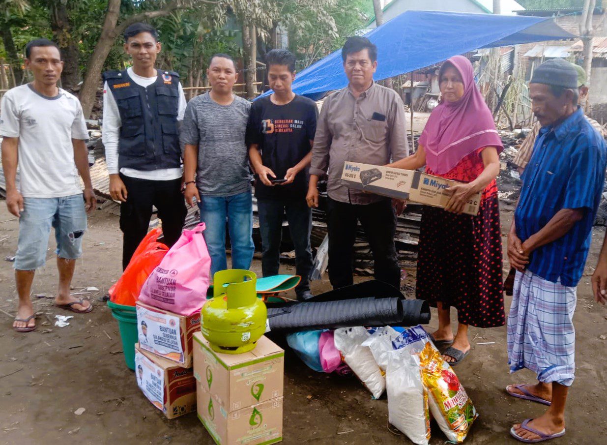 BPBD Sulsel Salurkan Bantuan Korban Kebakaran di Bantaeng