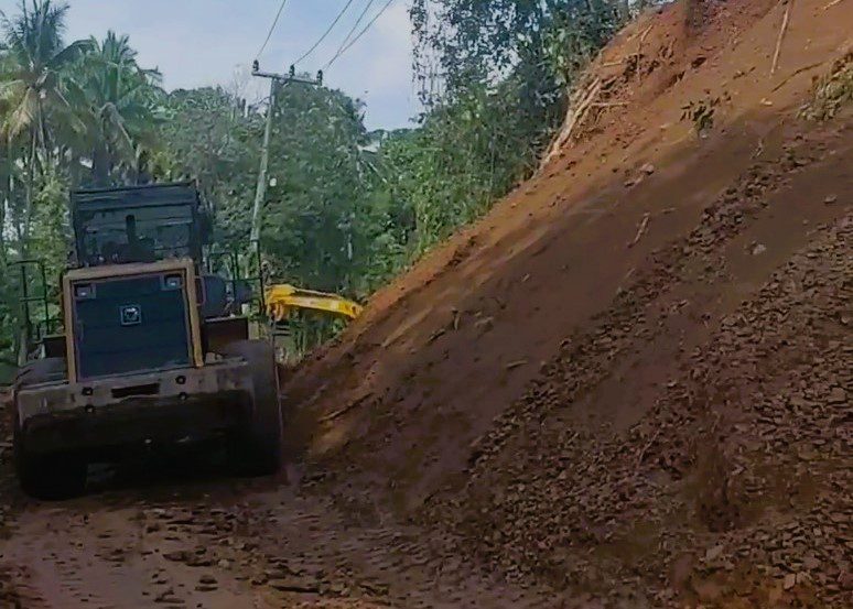 Rekonstruksi Jalan Ruas Rantepao-Batusitanduk Kembali Dilanjutkan